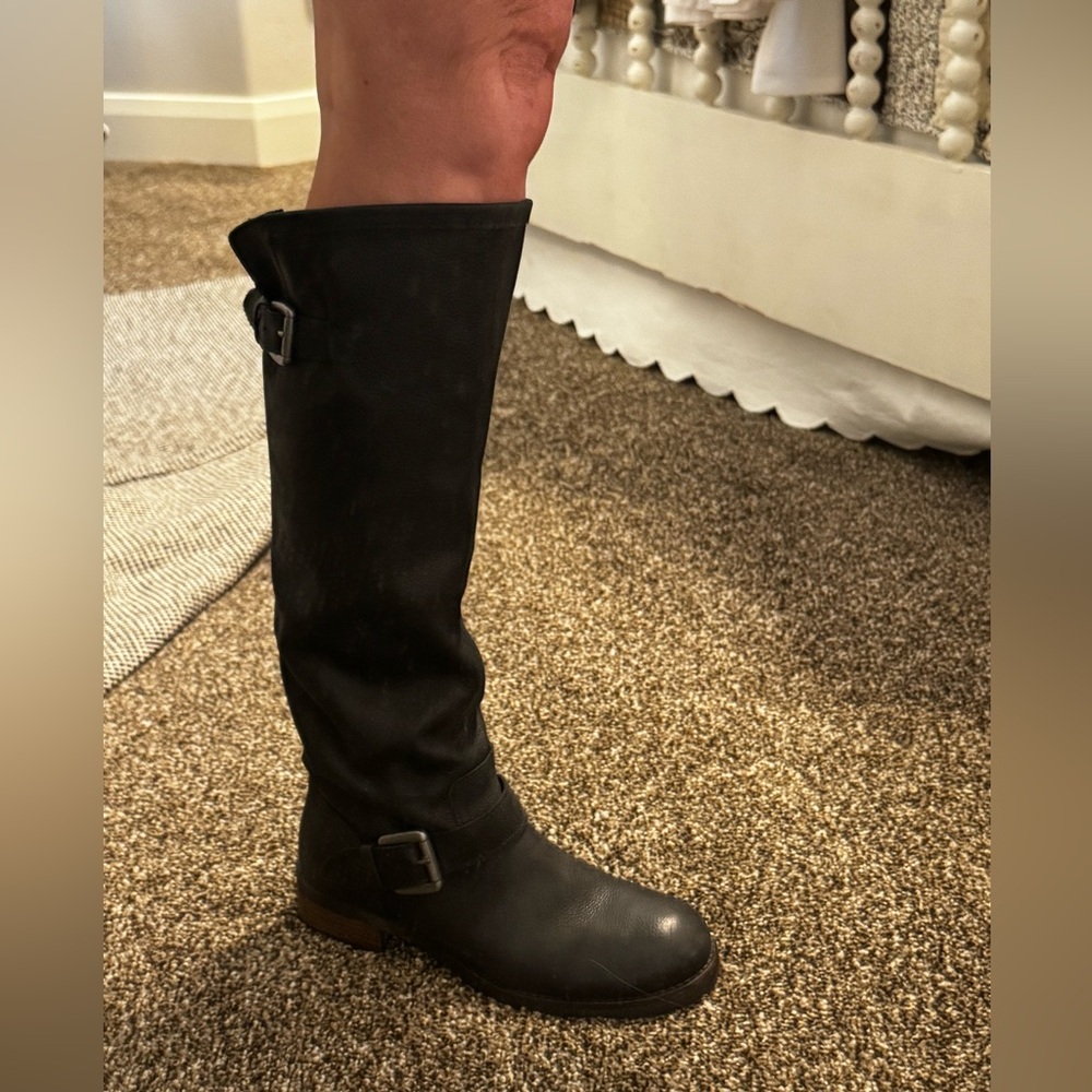 Steve Madden Black Heeled Boots with Matte Finish